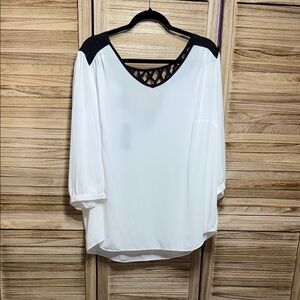 Bwear White and Black Long Sleeve Blouse New With Tags Size 2X